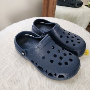 BT Clog Sandals size 7-8. Navy. New.